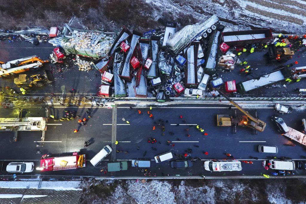 17 morts dans un immense carambolage en Chine